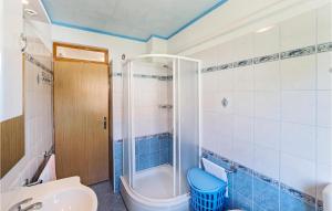 Kúpeľňa v ubytovaní 2 Bedroom Lovely Apartment In Labin