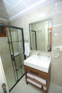 Koupelna v ubytování HaciBayramHotel