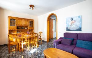 A kitchen or kitchenette at Beautiful Home In Abades With Wifi