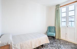 A bed or beds in a room at Beautiful Home In Abades With Wifi