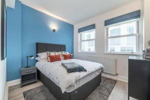Krevet ili kreveti u jedinici u objektu 2 Bedroom - Tower Bridge - London City by Prime London Stays M-8
