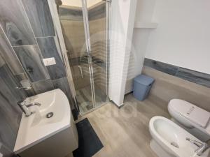 A bathroom at Villa Sabbia Bianca By Cala Salento