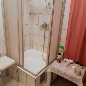 Koupelna v ubytování Fassbinder Klause mit Mini-Terrasse