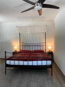 A bed or beds in a room at Perschlingtalhof