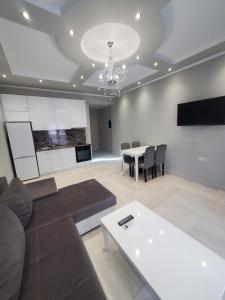 Kuchyňa alebo kuchynka v ubytovaní Kavala silver apartment + 7 fotografií