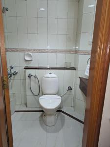 Hotel Preethi Classic Towers的一间浴室