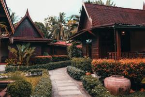 Ein Garten an der Unterkunft Leeloo Paradise