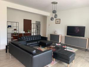 TV a/nebo společenská místnost v ubytování Big appartement - 9 guests - Air Conditionning and Courtyard