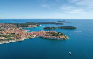Zdjęcie z galerii obiektu Awesome Home In Rovinj With Kitchen w Rovinj