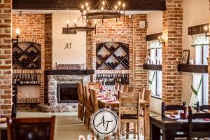 Gallery image of ANTICA RESIDENZA TOSCANA in Dumbrăviţa