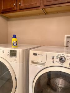 Gallery image of Lovely Townhouse! in Auburn +30 photos