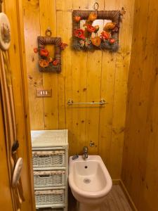 Kúpeľňa v ubytovaní La Veranda nella Neve - Camigliatello Silano