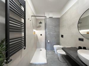 A bathroom at Appartamento di design