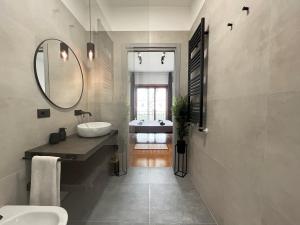 A bathroom at Appartamento di design