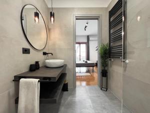 A bathroom at Appartamento di design