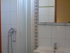 Kúpeľňa v ubytovaní Apartments by the sea Umag - 11647
