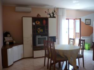 Kuchyňa alebo kuchynka v ubytovaní Apartments by the sea Umag - 11647