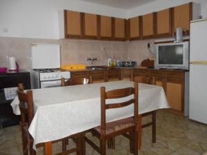 Fotografia z galérie ubytovania Apartments by the sea Kali, Ugljan - 11639 v destinácii Kali