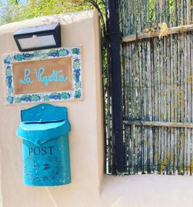 Gallery image of La Vignetta Cottage in SantʼAntìoco