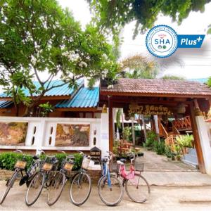 En restaurant eller et spisested på Sila Resort Sukhothai