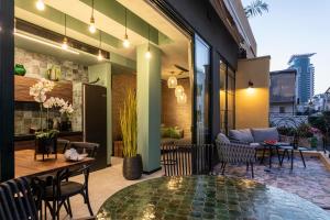 Ruang duduk di The Shell House