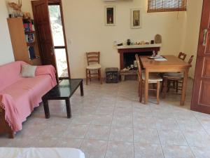 A seating area at Stone House Még 13 kép