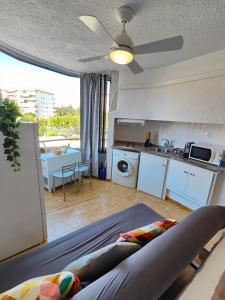 Fotografie z fotogalerie ubytování Renovado, luminoso y confortable loft con piscina v destinaci La Pineda
