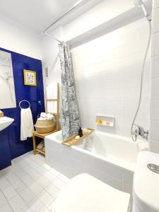 Fotografie z fotogalerie ubytování Renovado, luminoso y confortable loft con piscina v destinaci La Pineda