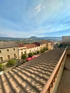 Isona的住宿－Cal Cuaresma，从建筑物屋顶上可欣赏到风景