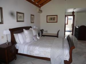 Kép Beautiful spacious 4-Bed Villa close to Marbella szállásáról Marbellában a galériában