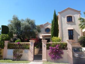 Kép Beautiful spacious 4-Bed Villa close to Marbella szállásáról Marbellában a galériában
