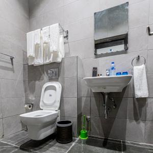 Bilik mandi di Isglo Hotels Ikoyi