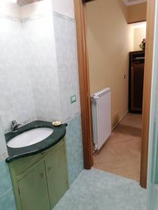 A kitchen or kitchenette at Casa Domenico