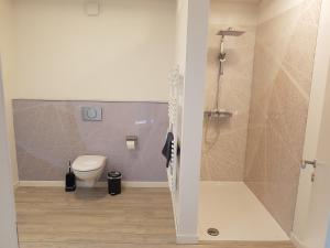 Ένα μπάνιο στο Strandappartements Steinberghaff "Falshöft" barrierefrei +26 φωτογραφίες