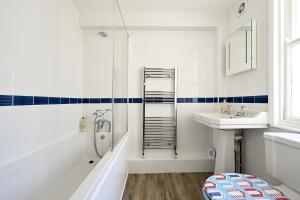 Gallery image of Homey Downtown Brighton Two Bedroom Townhouse Near Sea Front, up to 7 guests in Brighton & Hove