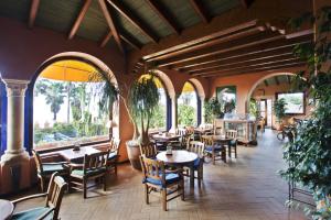 Restaurace v ubytování Beach Hotel Dos Mares