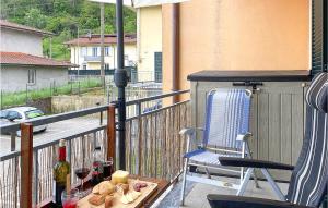 A balcony or terrace at Lovely Apartment In Arpiola-Pianturcano