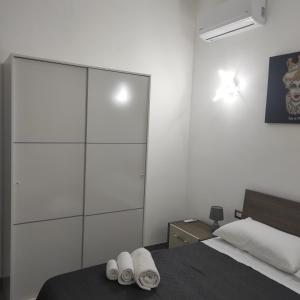 Postel nebo postele na pokoji v ubytování Villa Hippodrom-INDEPENDENT VILLA WITH POOL