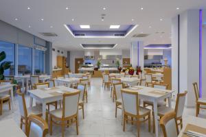 Εστιατόριο ή άλλο μέρος για φαγητό στο Oceanis Park Hotel