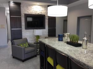 Posezení v ubytování Hawthorn Extended Stay by Wyndham Midland