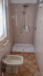 Ett badrum på Casa Il Gelsomino