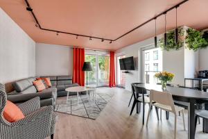 Telewizja i/lub zestaw kina domowego w obiekcie Blue Mandarin Marina