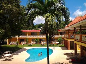 Kolam renang di atau di dekat Sunset Shores Beach Hotel