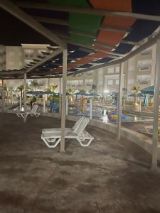 PALM LAKE RESORT FOLLA