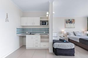 Central Ocean View Studio 27a客房内的一张或多张床位