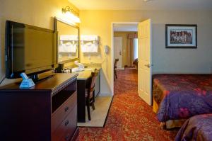 Castle Inn and Suites Anaheim, Anaheim – Updated 2023 Prices