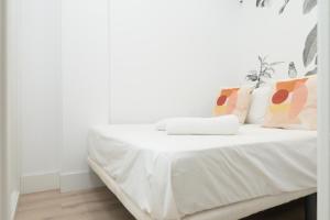 Posteľ alebo postele v izbe v ubytovaní Suite Homes Marbella Beach 605 + 37 fotografií