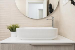 Kúpeľňa v ubytovaní Suite Homes Marbella Beach 605