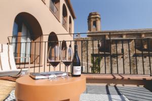 Nápoje v ubytovaní ORA Hotel Priorat, a Member of Design Hotels