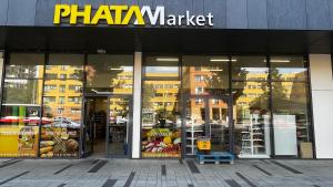 Supermarket nebo jiné obchody v  apartmánu nebo okolí